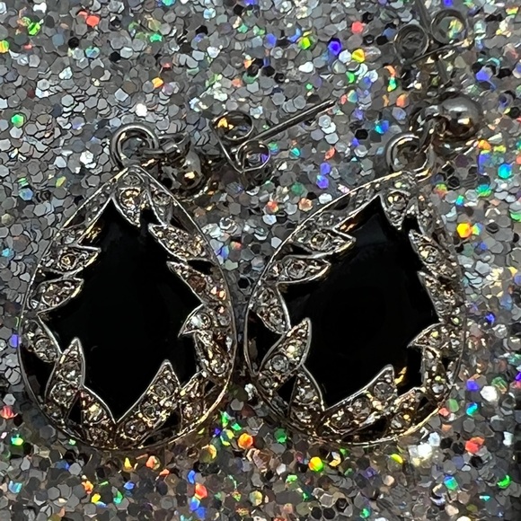 Silver-Tone Teardrop Obsidian Stone Encased Crystal Pendant & Matching Earrings - Picture 5 of 9